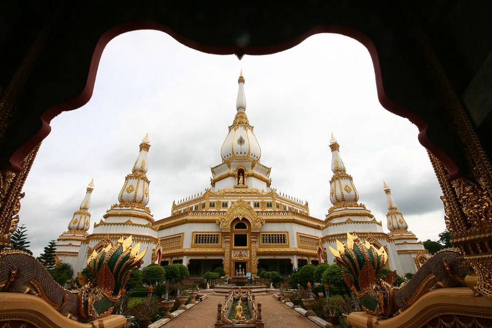 พระมหาเจดีย์ชัยมงคล