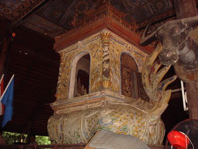 ธรรมาสน์สิงห์เทินบุษบกวัดศรีนวลแสงสว่างอารมณ์