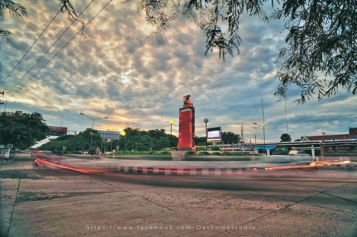 อนุสาวรีย์ประชาธิปไตย เมืองบุรีรัมย์