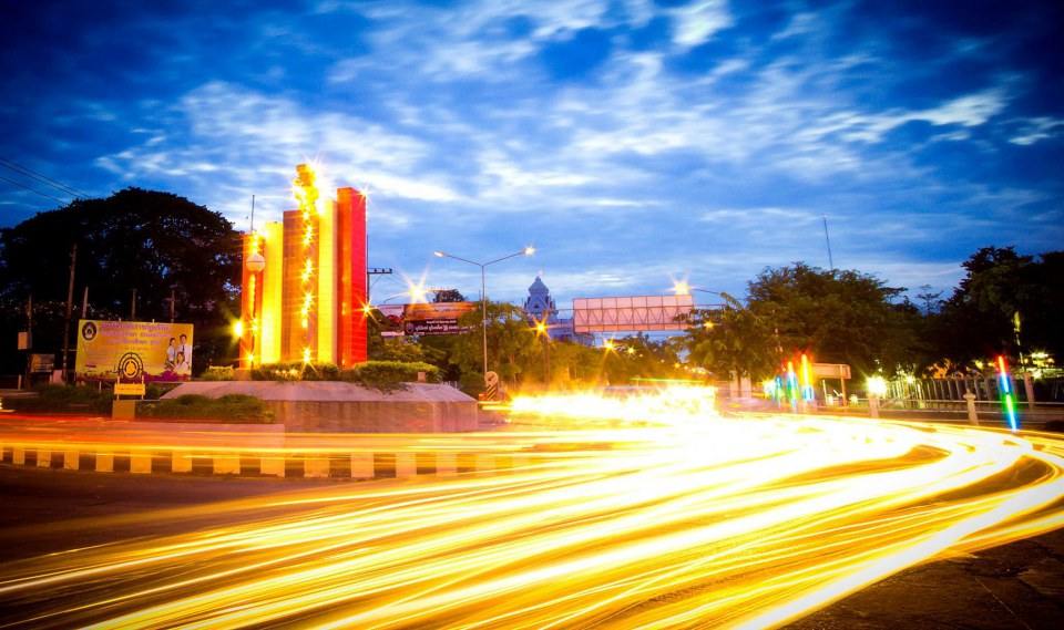 อนุสาวรีย์ประชาธิปไตย เมืองบุรีรัมย์