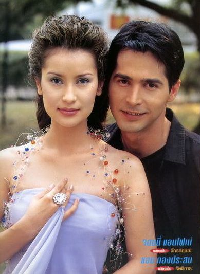 รัตติกาลยอดรัก...ละครทรงคุณค่าอมตะอีกเรื่องหนึ่งของช่อง 3 เป็นละครที่แอนทองแสดงไว้ได้ขั้นเทพมากๆจ้า!