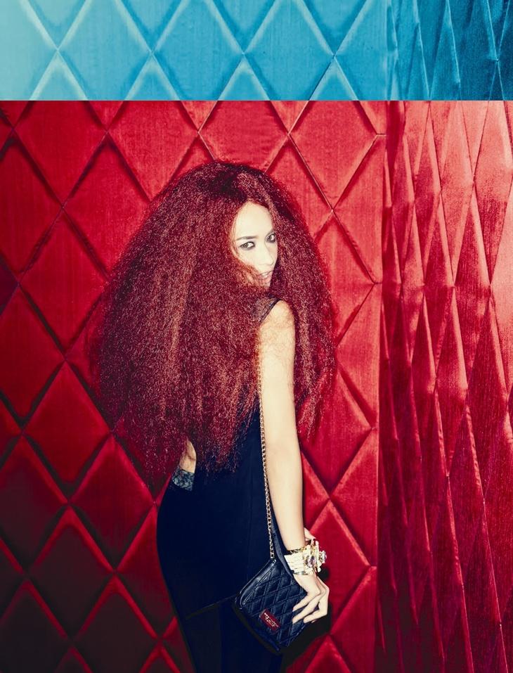 บี น้ำทิพย์ @ Num&eacute;ro vol.1 no.12 November 2013