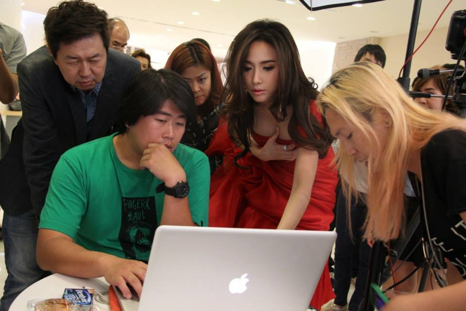 เบื้องหลังการถ่าย "ปฏิทินปี 2557" ของช่อง 7 (ต่อ)