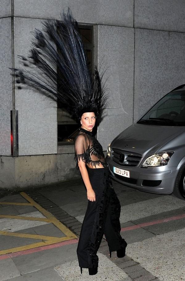 LADY GAGA IN LOUIS VUITTON