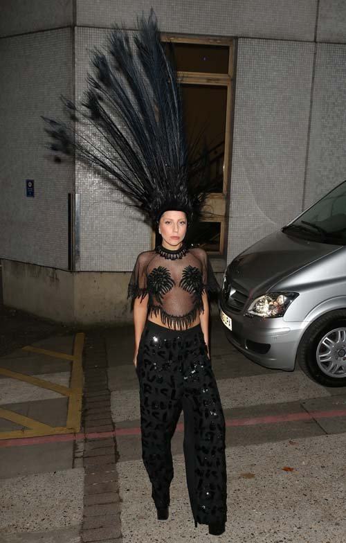 LADY GAGA IN LOUIS VUITTON