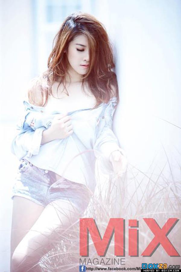 นางเอกแถวหน้าเมืองไทย เชียร์ ฑิฆัมพร อวบ แน่น เต็มๆในนิตยสาร Mix