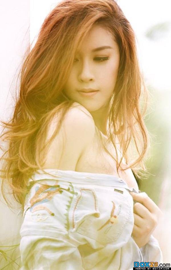 นางเอกแถวหน้าเมืองไทย เชียร์ ฑิฆัมพร อวบ แน่น เต็มๆในนิตยสาร Mix