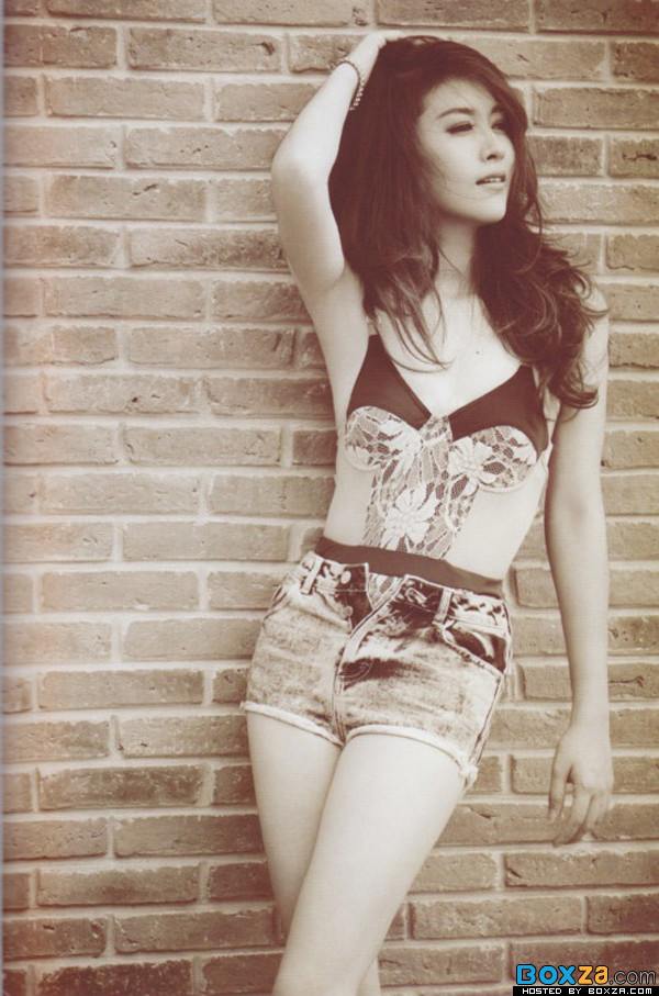 นางเอกแถวหน้าเมืองไทย เชียร์ ฑิฆัมพร อวบ แน่น เต็มๆในนิตยสาร Mix