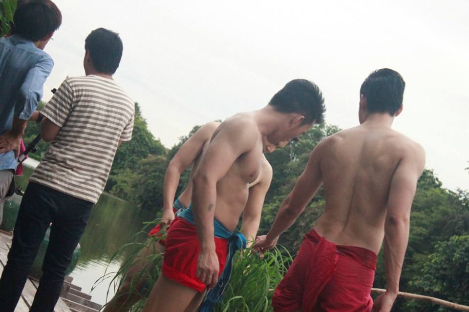 พระเอก MV สักดอกนะ เเซบ !!