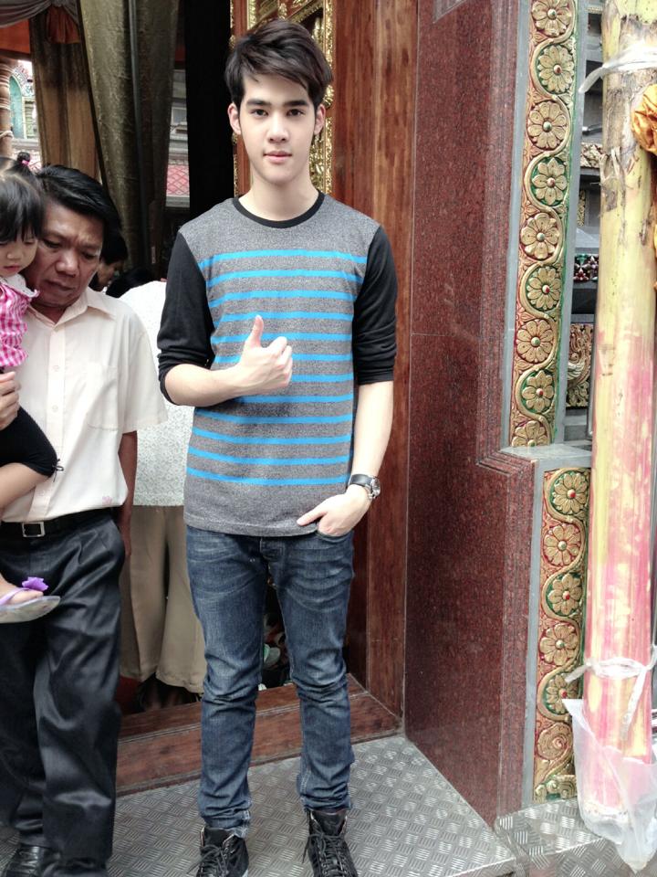 น้องเฟิร์ส ดาราหนุ่มน้องใหม่ รับบท เเดนนี่ ในละคร คิวบิก(หล่อกว่าพระเอกอีกนะ)
