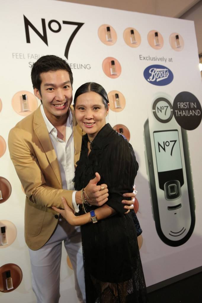&ldquo;เดี่ยว&rdquo; โชว์อาวุธคู่ใจ! "จับคู่รองพื้นสวยเป๊ะ!" กับ No7