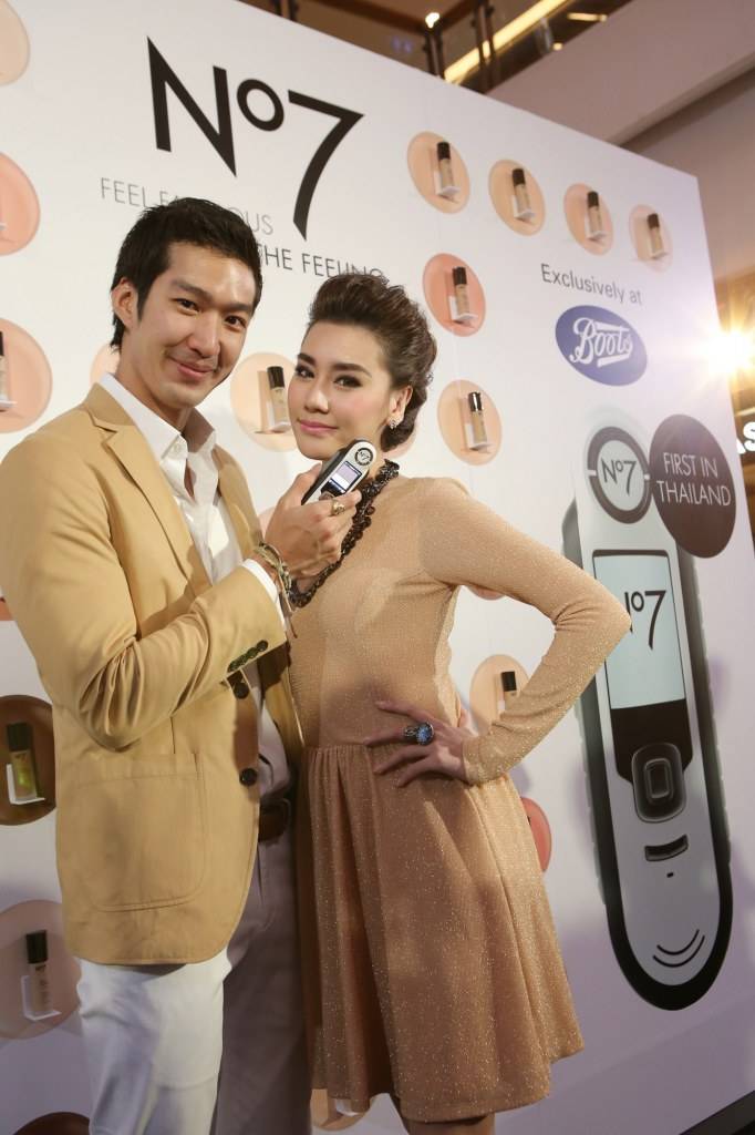 &ldquo;เดี่ยว&rdquo; โชว์อาวุธคู่ใจ! "จับคู่รองพื้นสวยเป๊ะ!" กับ No7