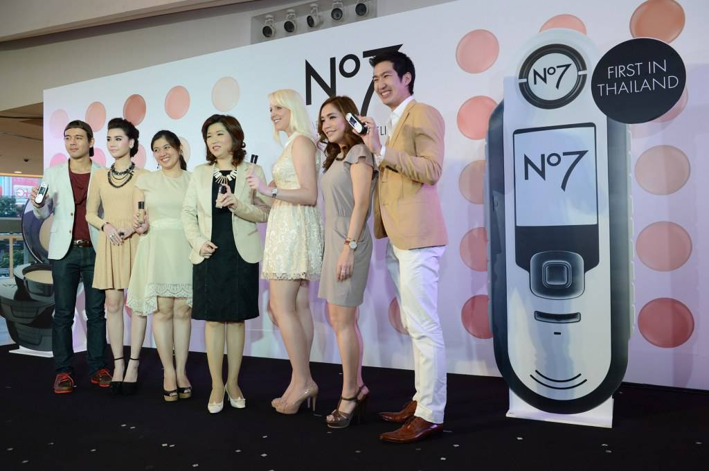 &ldquo;เดี่ยว&rdquo; โชว์อาวุธคู่ใจ! "จับคู่รองพื้นสวยเป๊ะ!" กับ No7