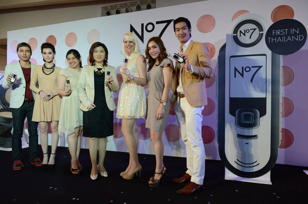 &ldquo;เดี่ยว&rdquo; โชว์อาวุธคู่ใจ! "จับคู่รองพื้นสวยเป๊ะ!" กับ No7