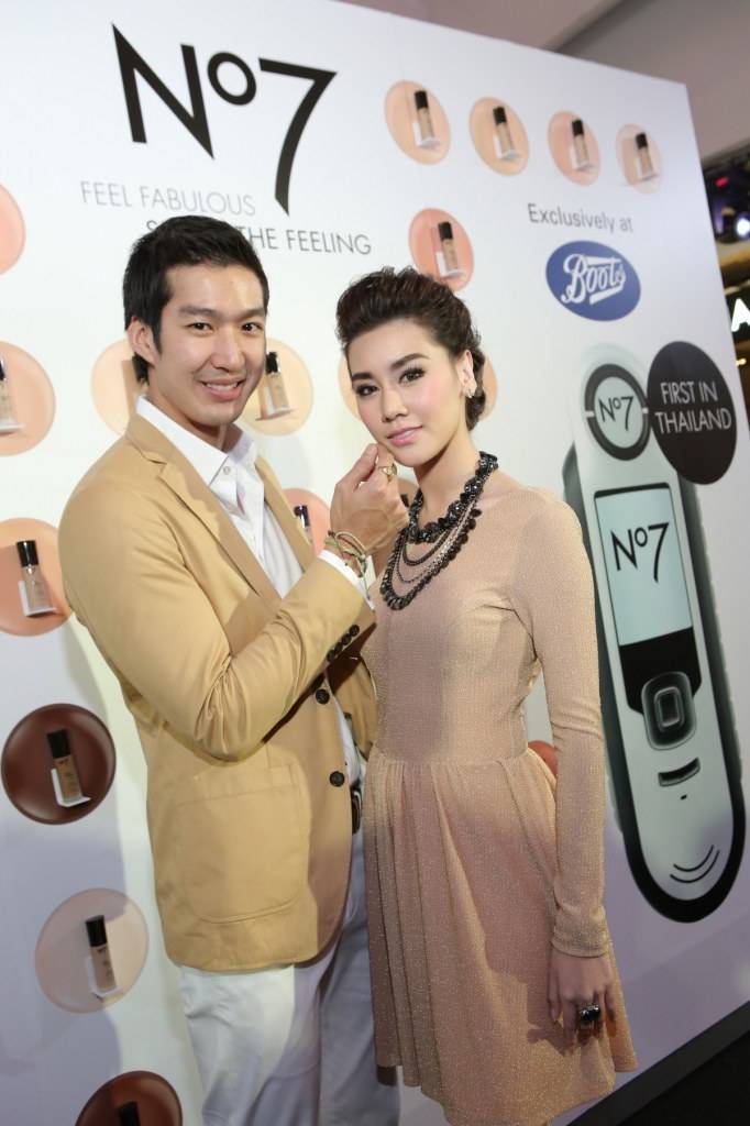 &ldquo;เดี่ยว&rdquo; โชว์อาวุธคู่ใจ! "จับคู่รองพื้นสวยเป๊ะ!" กับ No7