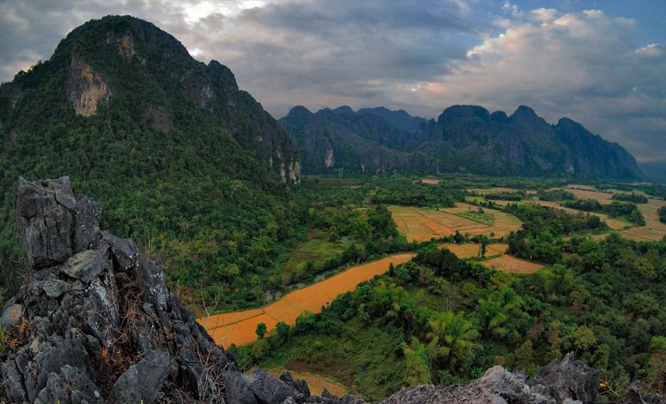 วังเวียงสวรรค์เมืองลาว