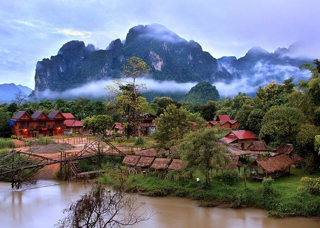 วังเวียงสวรรค์เมืองลาว