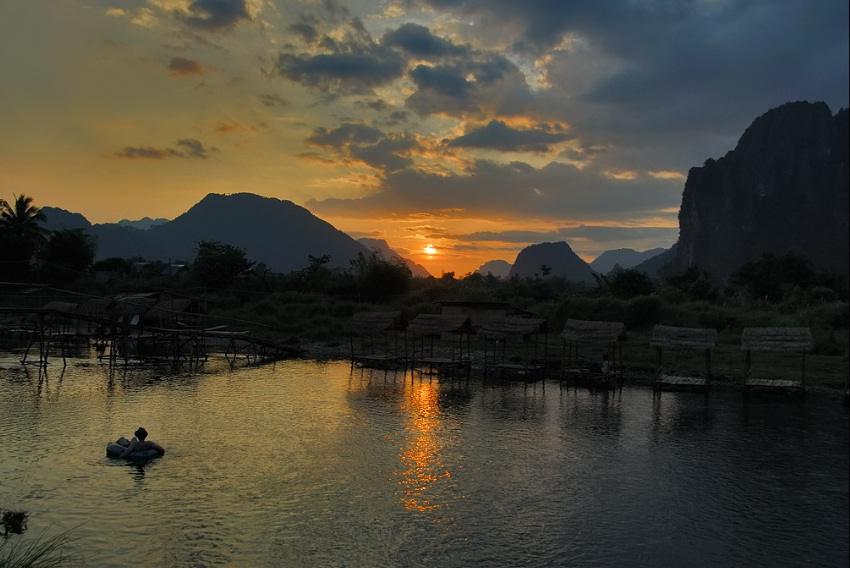 วังเวียงสวรรค์เมืองลาว