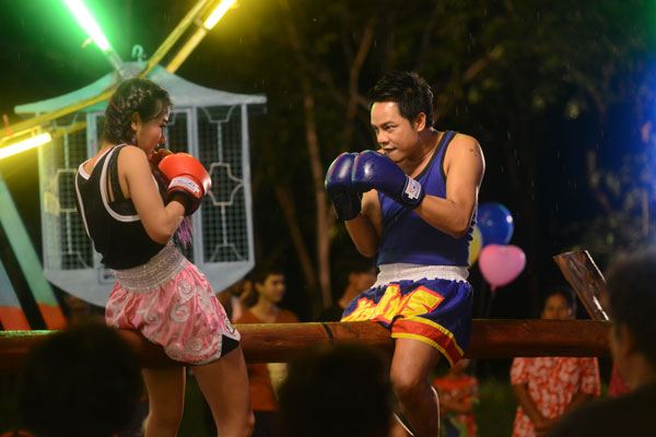 &ldquo;กระแต อาร์สยาม&rdquo;เปิดเวทีมวยทะเลท้า&ldquo;เอกราช สุวรรณภูมิ&rdquo;ชกแบบมันส์หยด ในภาพยนตร์ รวมพลคนลูกทุ่งเงินล้าน