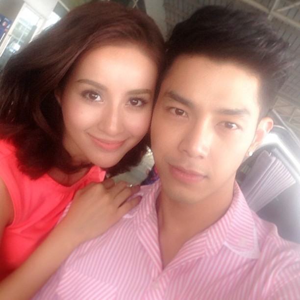 "น้ำฝน" พลาด ล้ำเส้นส่วนตัว แอบเช็คโทรศัพท์อาร์ตจนเครื่องพัง "อาร์ต" แอบงอนไม่พูดด้วย !!!