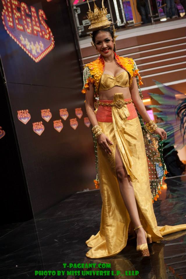 "ลิต้า" โชว์ชุดประจำชาติได้อย่างสวยงาม