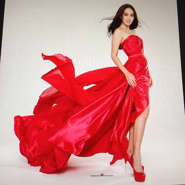 มิน พีชญา นางเอกช่อง7 ใส่ชุสีแดงแล้วสมสง่า
