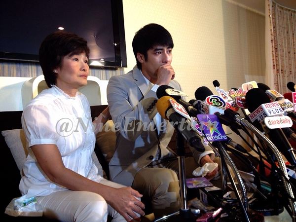 นายแมนมาก! บอย ปกรณ์ ยืดอกรับแบบลูกผู้ชาย แถลงทั้งน้ำตาว่ารูปหลุดยืนรูดซิปปลายเท้าหญิงสาว คือตนจริง!