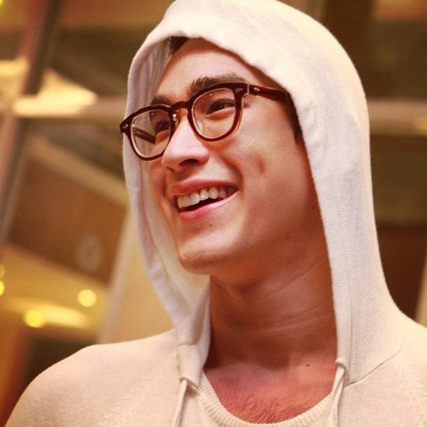 อัพเดท ณเดชน์ ซุปตาร์ลูกอีสานสุดหล่อจากigแม่แก้ว : @keaw_jung หล่อทะเล้น แถมยังติดดินสุดๆ ^..07..^