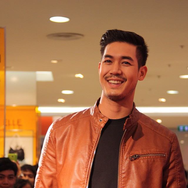 เวียร์ หล่อน่ารักเสมอ ๆ .