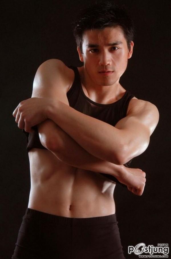 หล่อแต่...อุต๊ะๆ
