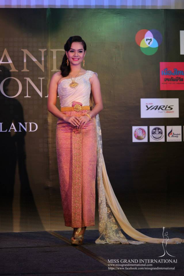 การเดินแบบชุดไทย ของผู้เข้าประกวด Miss Grand International 2013