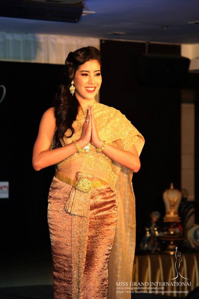 การเดินแบบชุดไทย ของผู้เข้าประกวด Miss Grand International 2013