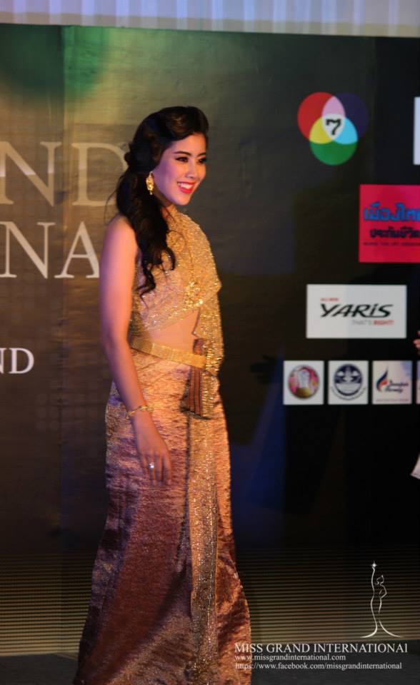 การเดินแบบชุดไทย ของผู้เข้าประกวด Miss Grand International 2013