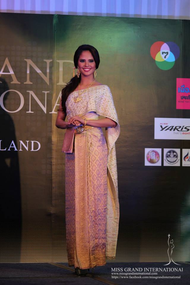 การเดินแบบชุดไทย ของผู้เข้าประกวด Miss Grand International 2013