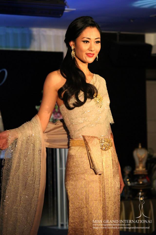 การเดินแบบชุดไทย ของผู้เข้าประกวด Miss Grand International 2013