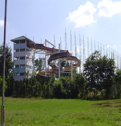 พรพรหม พาราไดซ์ สวนน้ำร้างในเชียงใหม่