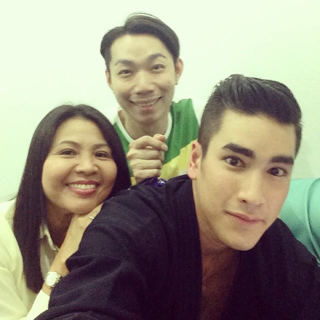 อัพเดท ณเดชน์ ซุปตาร์ลูกอีสานสุดหล่อจากigแม่แก้ว : @keaw_jung หล่อทะเล้น แถมยังติดดินสุดๆ ^..17..^