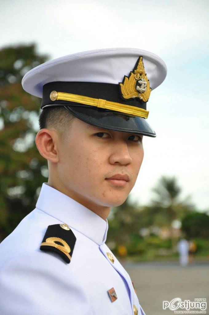 หมวดโรจน์ แพ้คนในเครื่องแบบหน้าตาแบบนี้คง...นะ