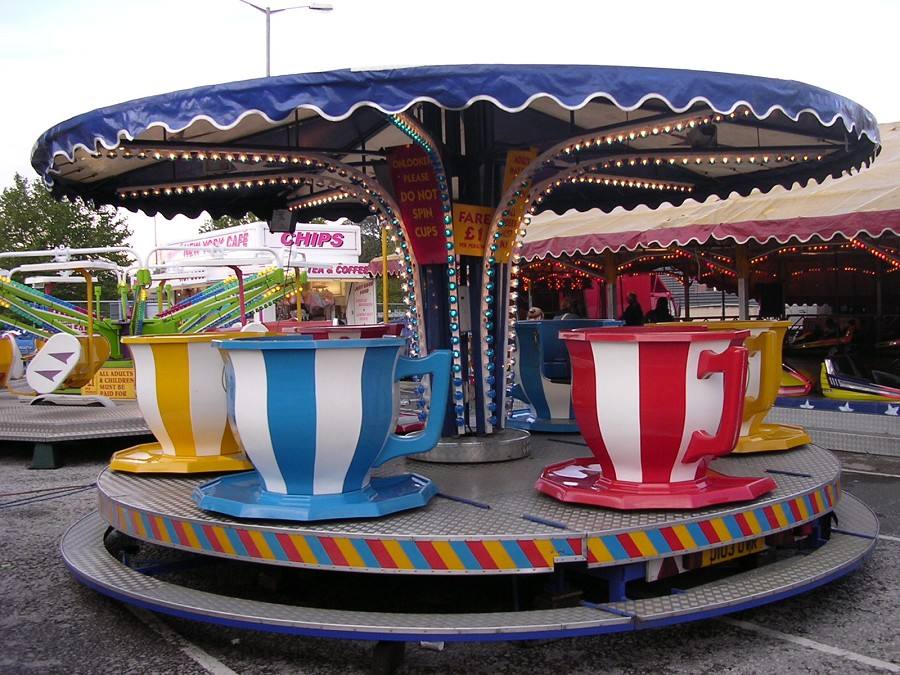 Cup Ride ถ้วยหมุน
