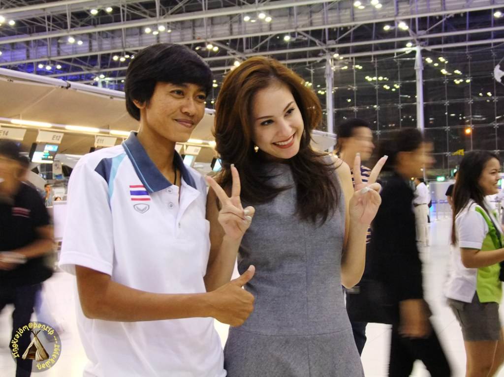 ขวัญ อุษามณี เดินทางไปถ่ายแบบที่ปารีส