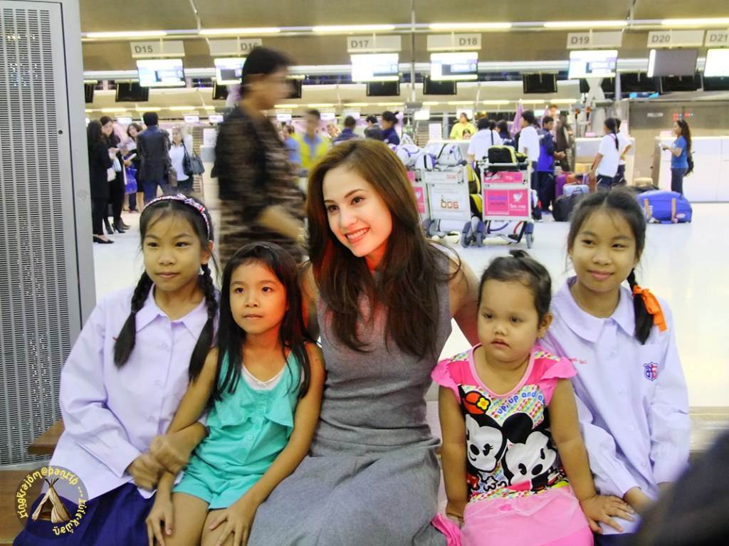 ขวัญ อุษามณี เดินทางไปถ่ายแบบที่ปารีส