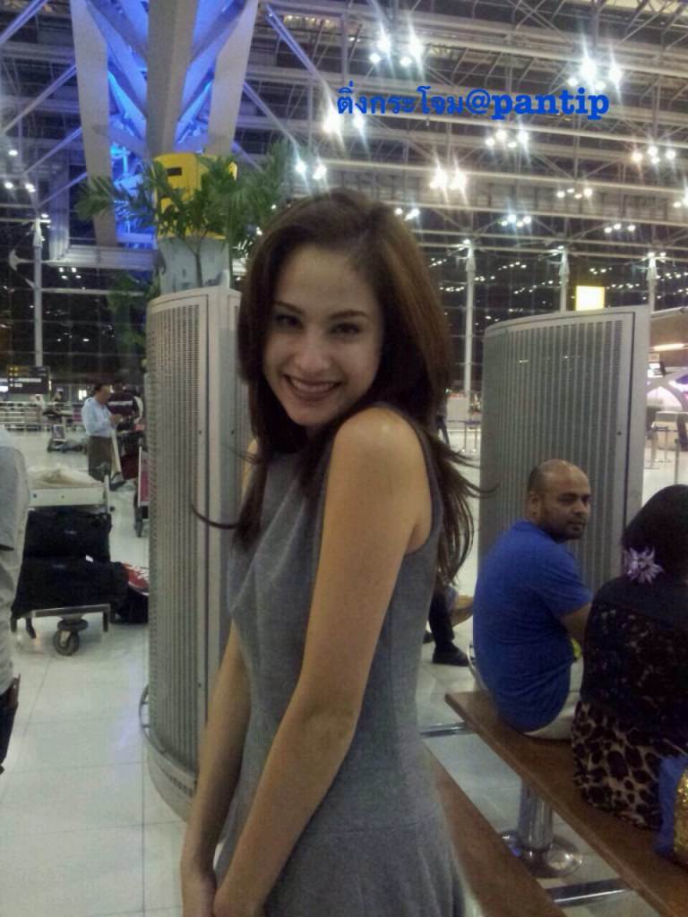 ขวัญ อุษามณี เดินทางไปถ่ายแบบที่ปารีส