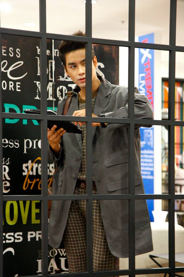 เพ็ชร ฐกฤต เบี้องหลังถ่ายแบบ C.LIFE Free Magazine