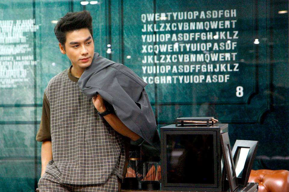 เพ็ชร ฐกฤต เบี้องหลังถ่ายแบบ C.LIFE Free Magazine