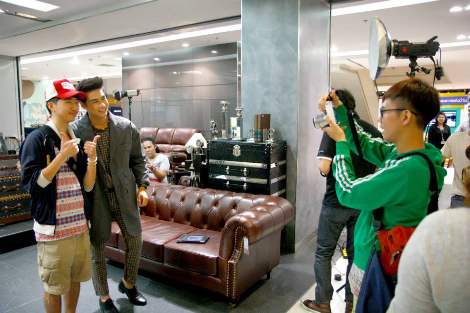 เพ็ชร ฐกฤต เบี้องหลังถ่ายแบบ C.LIFE Free Magazine