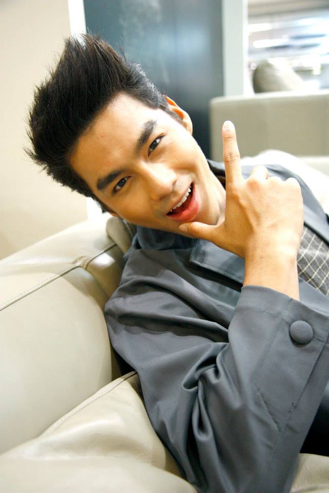 เพ็ชร ฐกฤต เบี้องหลังถ่ายแบบ C.LIFE Free Magazine