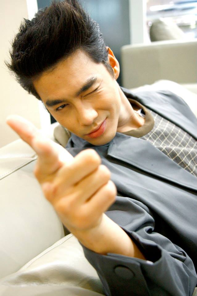 เพ็ชร ฐกฤต เบี้องหลังถ่ายแบบ C.LIFE Free Magazine