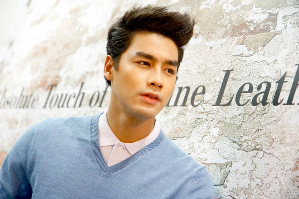 เพ็ชร ฐกฤต เบี้องหลังถ่ายแบบ C.LIFE Free Magazine