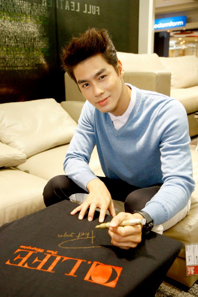 เพ็ชร ฐกฤต เบี้องหลังถ่ายแบบ C.LIFE Free Magazine