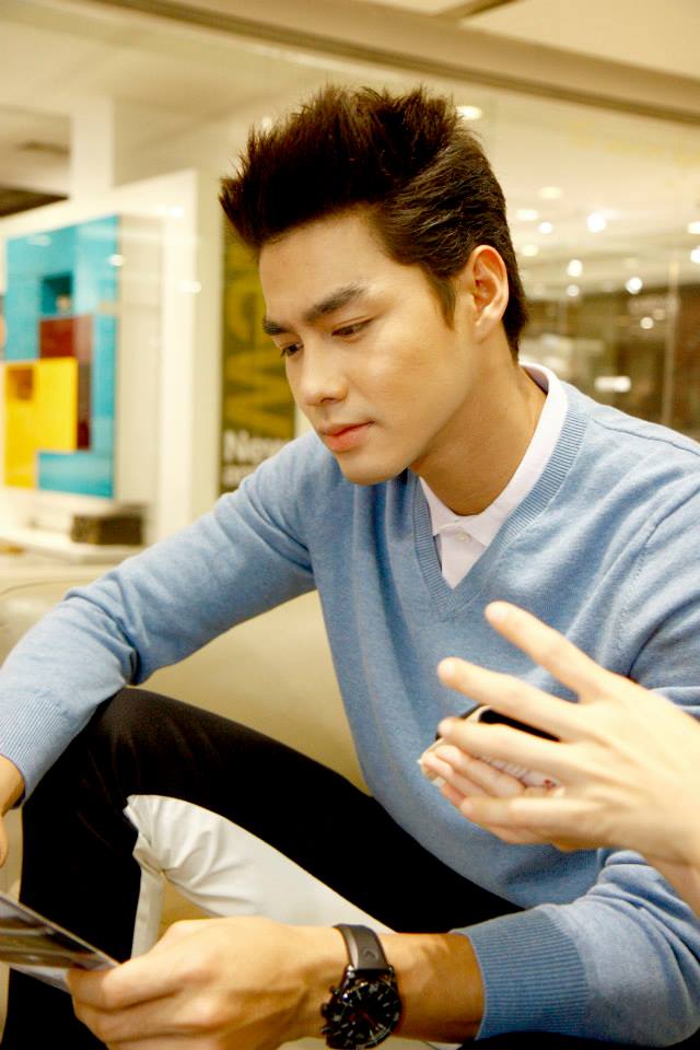 เพ็ชร ฐกฤต เบี้องหลังถ่ายแบบ C.LIFE Free Magazine